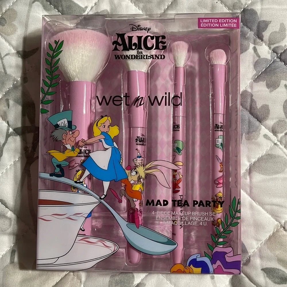 New Wet N Wild Alice in Wonderland brush set